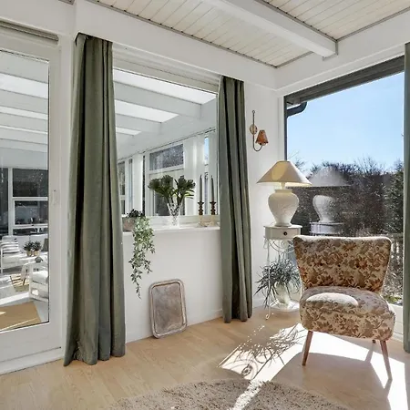 Semesterbostad Lovely Home In Gudhjem With Wifi